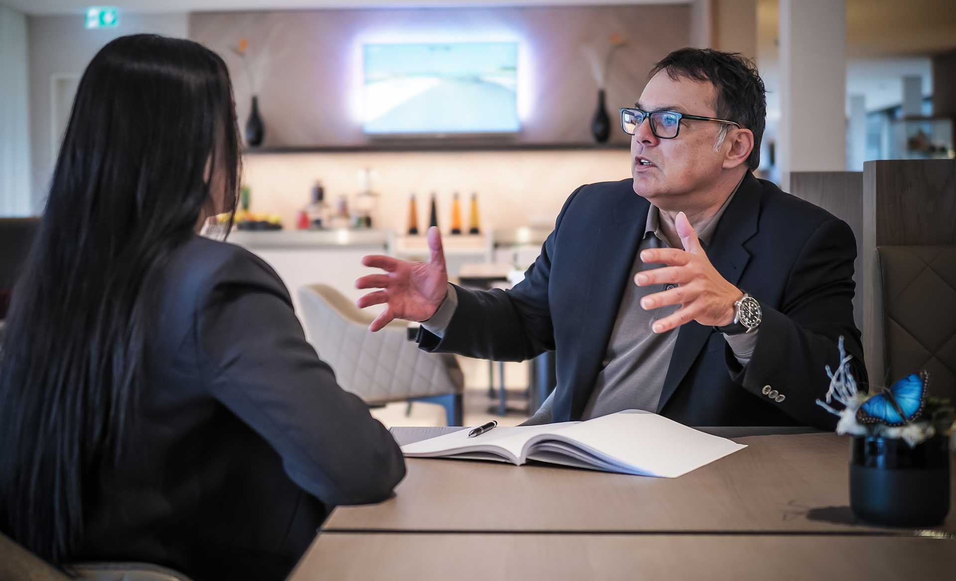 Interim Manager gesucht: Warum ein Gespräch wichtiger ist als „nur Infos“